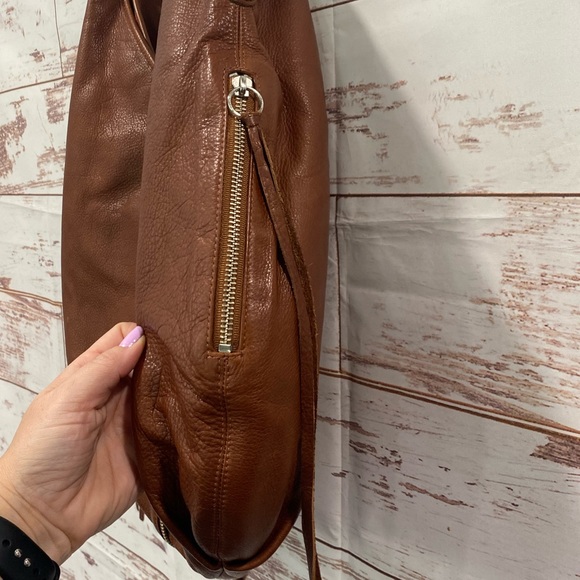 Jacki Easlick Cognac leather hobo bag - BEST SELLER! - Picture 11 of 14